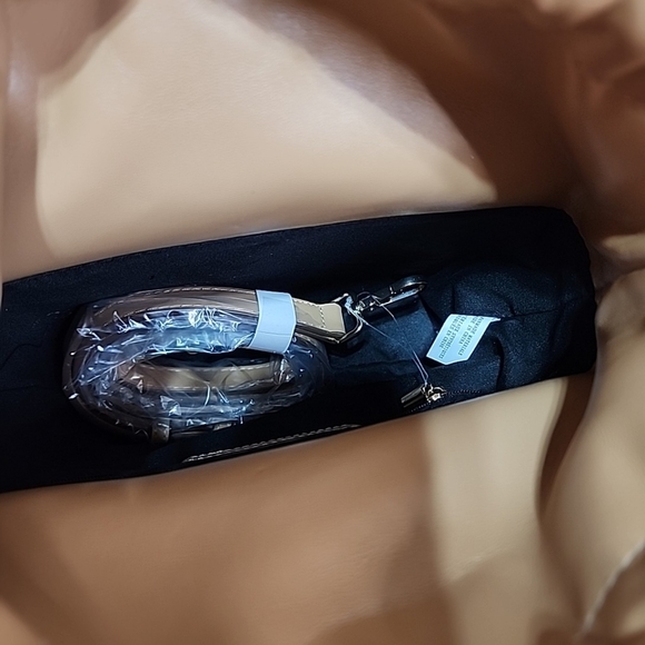 Express NYC Brand new bucket bag - Picture 5 of 13